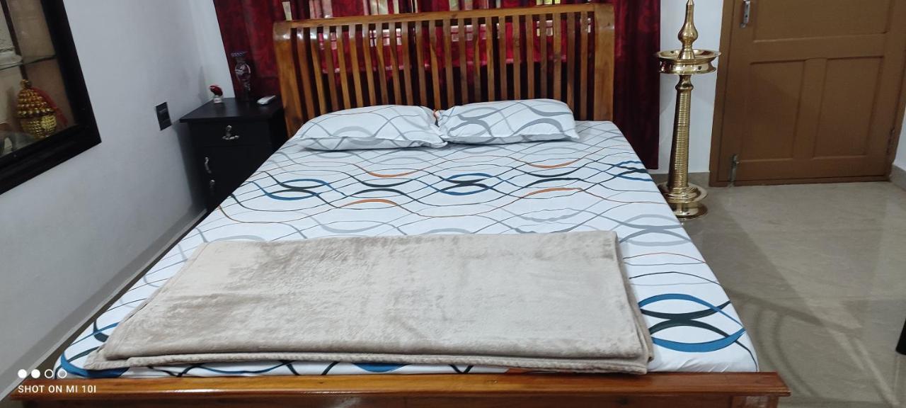 Vyshnavi Home Stay Thanniyam Quarto foto